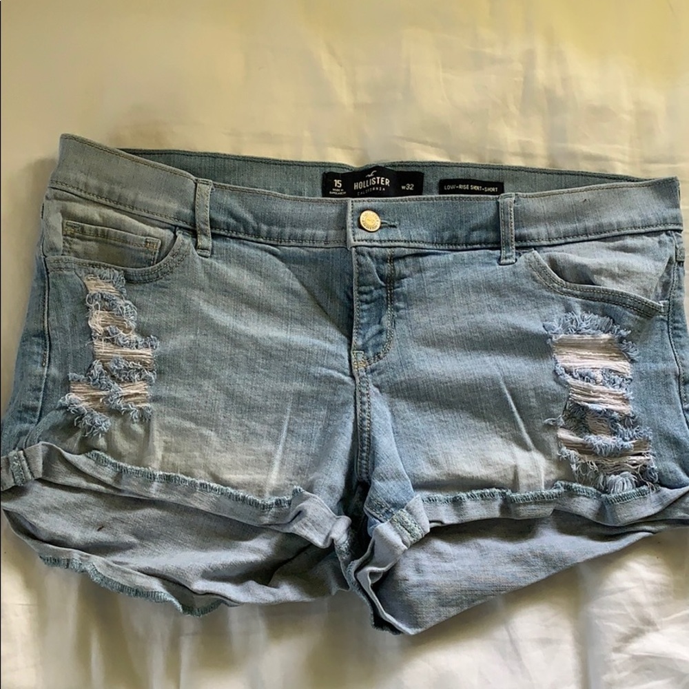 Hollister Low-Rise Short-Short